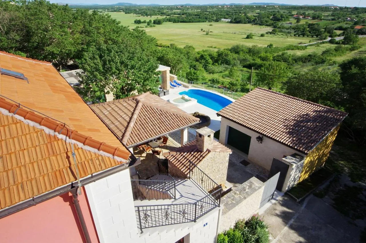 Villa Zvonko Benkovac